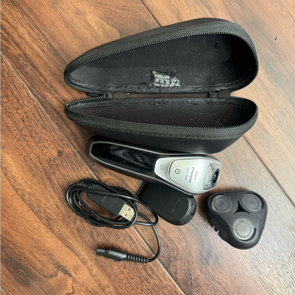 Philips Black and Silver Shaver Set
